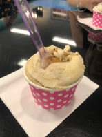 Bella's Gelato Shoppe And Food Truck food
