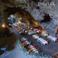La Gruta Restaurant outside