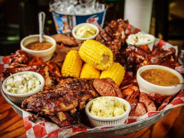 Shady Oak Barbecue Grill food