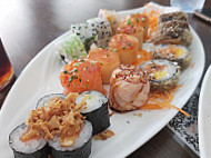 Sushi'n Eden food