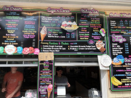 Village Creamery Sweetshop outside