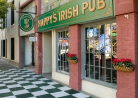 Happy's Irish Pub outside