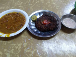 Bismillah Naan Centre food