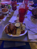 Pluckers Wing food