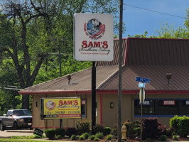 Sam’s Southern Eatery outside