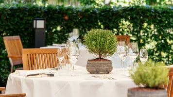 Le Chalet De La Foret food