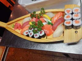 Sushi Q food