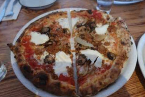 Crosscut Pizzeria & Taphouse food