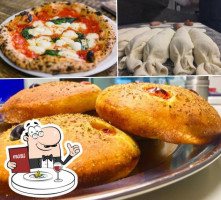 Pizzeria Savoir Faire food