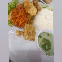 Dulangs Cafe food