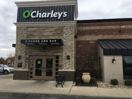 O'charley's Restaurant Bar inside