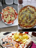 Pizzeria Da Giovanna E Vittorio food