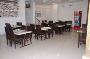 Shaina Diner inside