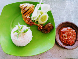 Warung Bu Naryo Banyuwangi food