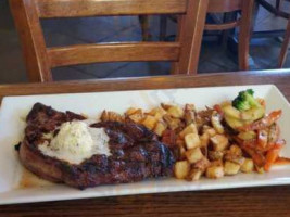 Fur Trappers Steak House food