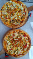 Saturne Pizza food