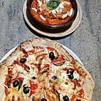 Pizzeria Pummarola food