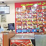 اصلی لال کباب ریسٹورینٹ inside