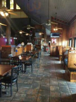 Hunter's And Grill inside