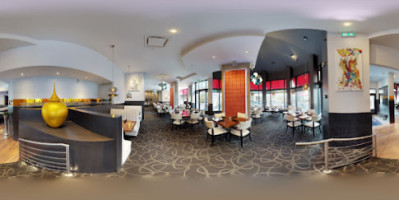 Madisons New York Grill & Bar - Ottawa inside