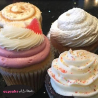 Cupcake A La Mode food