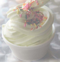 Millie D's Frozen Yogurt food