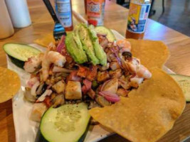 Los Gavos Seafood Grill food