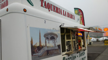 Taqueria La Barca Taco Truck outside