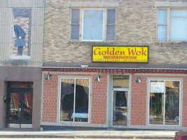 Golden Wok inside