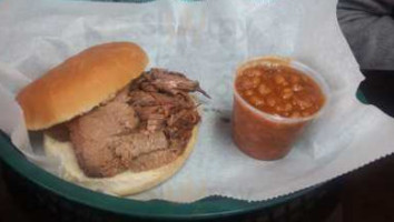 Hank Tank's Bbq food