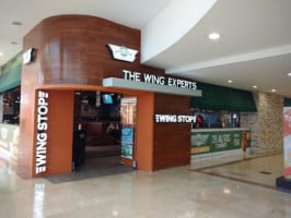 Wingstop Fashion Mall inside