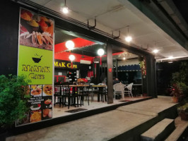Mamak Cafe Taman Da Hua 3 inside