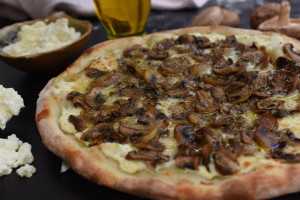 Sampa's Gourmet Pizza Co food