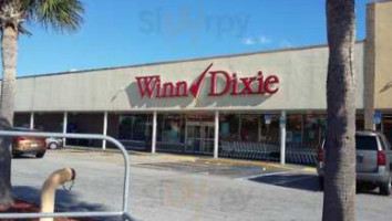 Winn Dixie outside