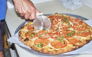 Modern Apizza food
