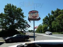 Billy Burger Drive In outside