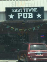 East Towne Pub outside