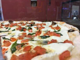 Giovanni's Pizza food