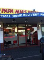 Papa Mias Wood Oven Pizza inside