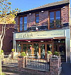 Ellies Bistro outside