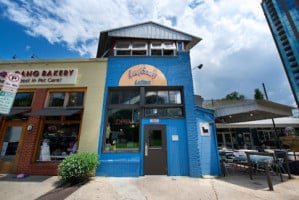 La Fonda Latina inside