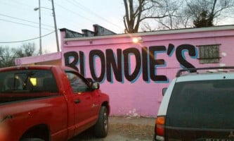 Blondie's Gentleman's Club outside