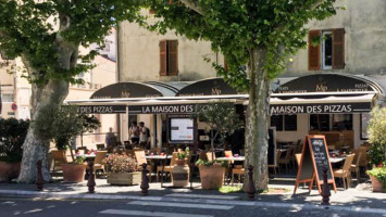 La Maison Des Pizzas food