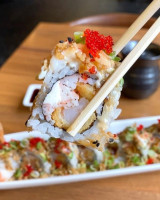 Maru Sushi food
