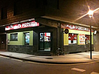 La Pizzeria outside