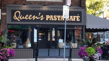 Queen's Pasta Cafe outside