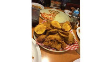 Shakey's Pizza Parlor food