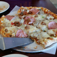 Mike's Pizza Steakhouse food