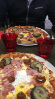 La Strada Pizzeria food