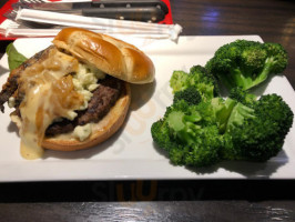 Red Robin Gourmet Burgers And Brews food